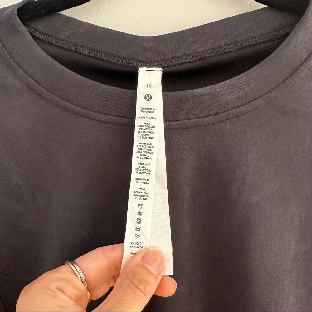 Lululemon Softstreme Gathered T-Shirt Black - Picture 6 of 7